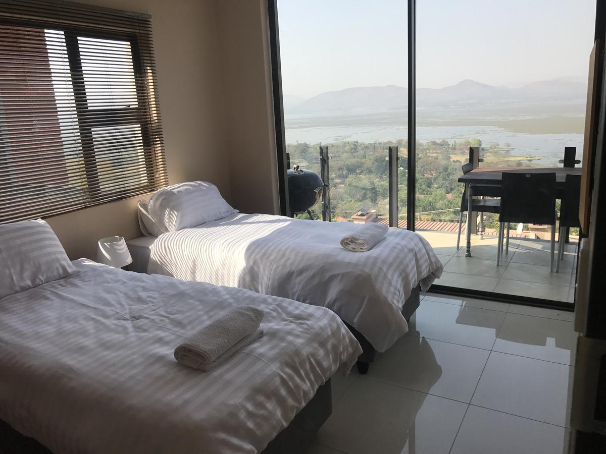 Thatch View Hartbeespoort Bagian luar foto