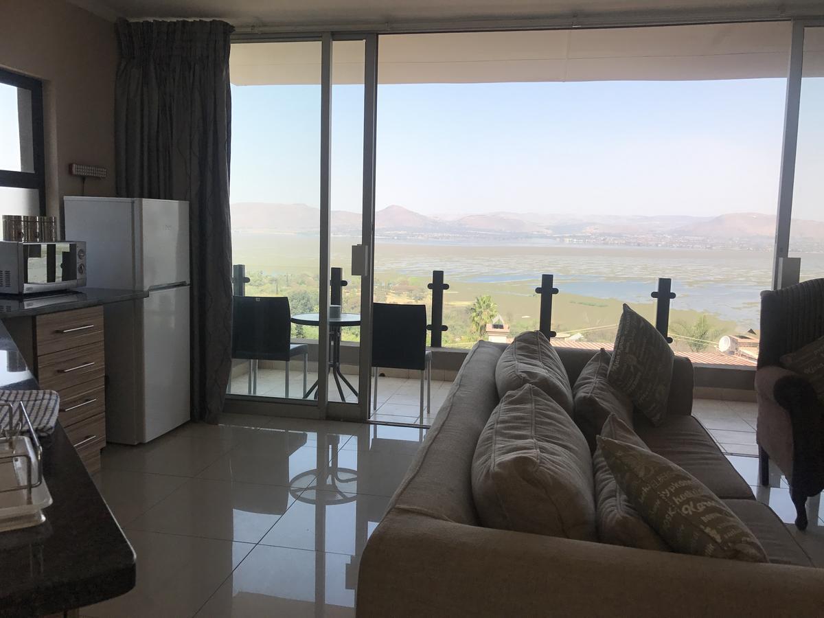 Thatch View Hartbeespoort Bagian luar foto