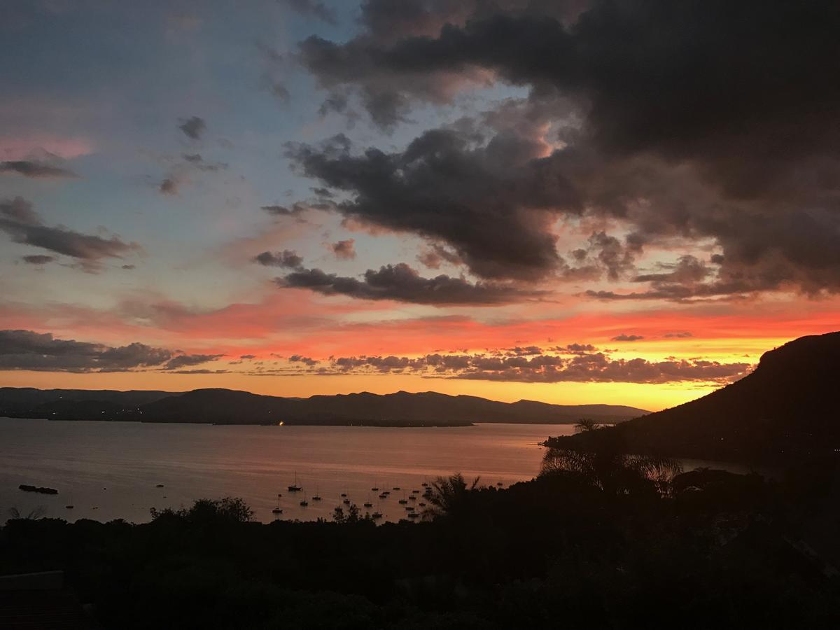 Thatch View Hartbeespoort Bagian luar foto