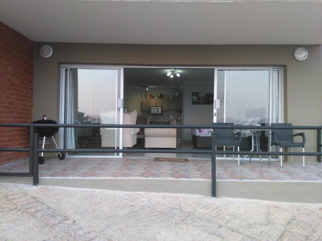 Thatch View Hartbeespoort Bagian luar foto